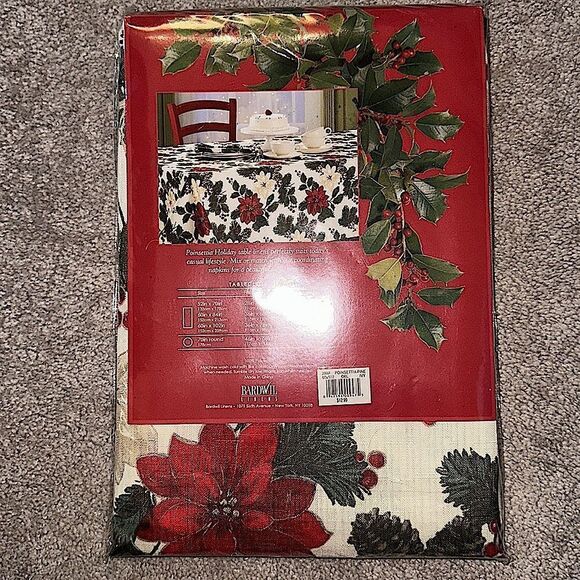 Poinsettia Holiday Tablecloth! - Picture 3 of 4
